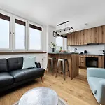 Stylish Kwiska By Renters Apartment