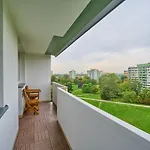 Stylish Kwiska By Renters Apartment