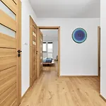 Apartment Stylish Kwiska By Renters