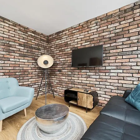 Stylish Kwiska By Renters Апартаменты *