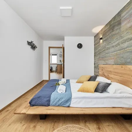 Stylish Kwiska By Renters Апартаменты