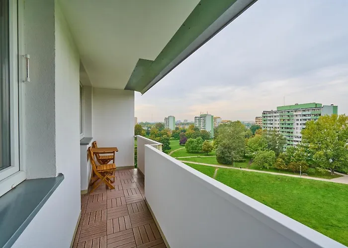 Stylish Kwiska By Renters Apartment